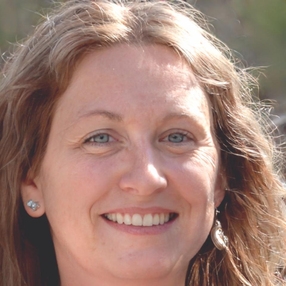 Sara Martín, Educadora Financiera Principal